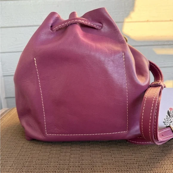 EUC Mulberry Large Bucket Bag w/ Detachable Strap and Grab Handle - Picture 2 of 10